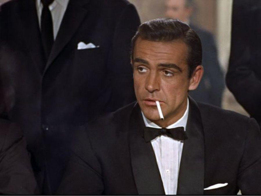 Un ＂camerata＂ in smoking? Quando James Bond era tabù
